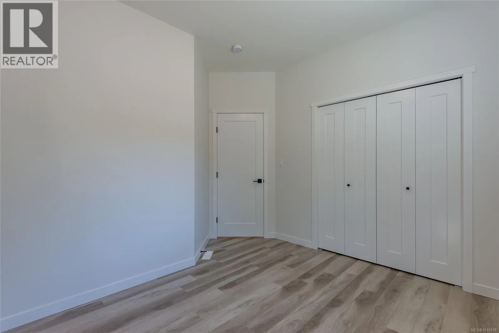 B 1025 9th Ave