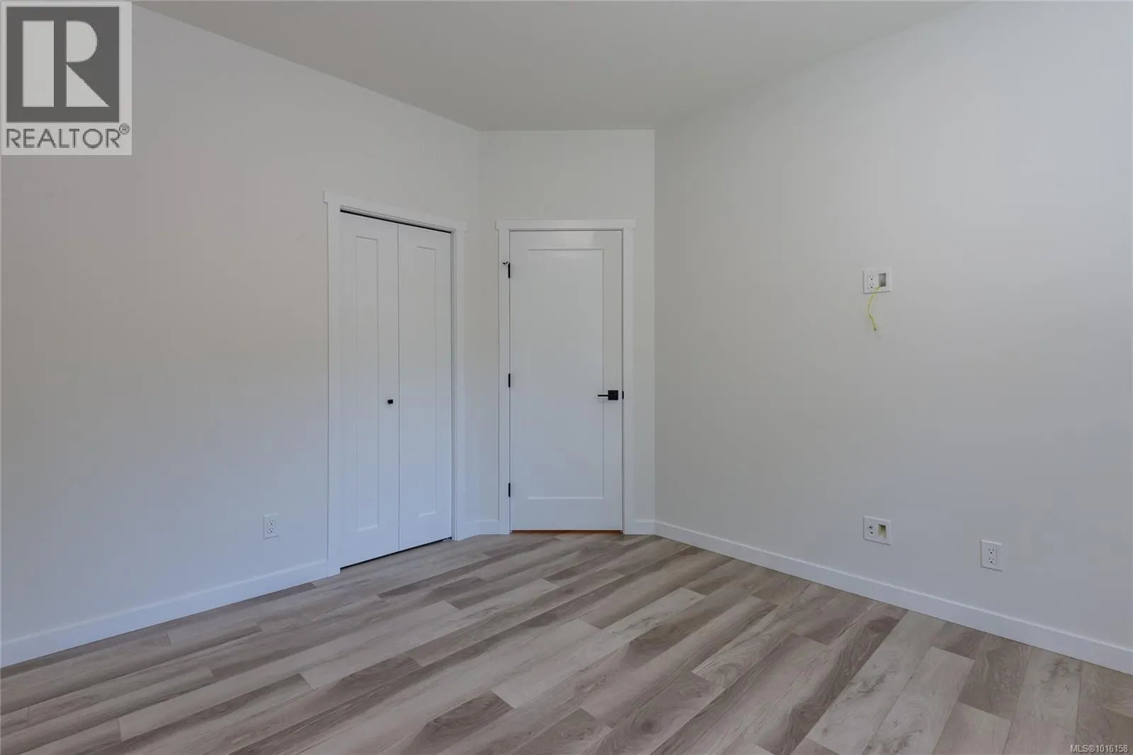 B 1025 9th Ave