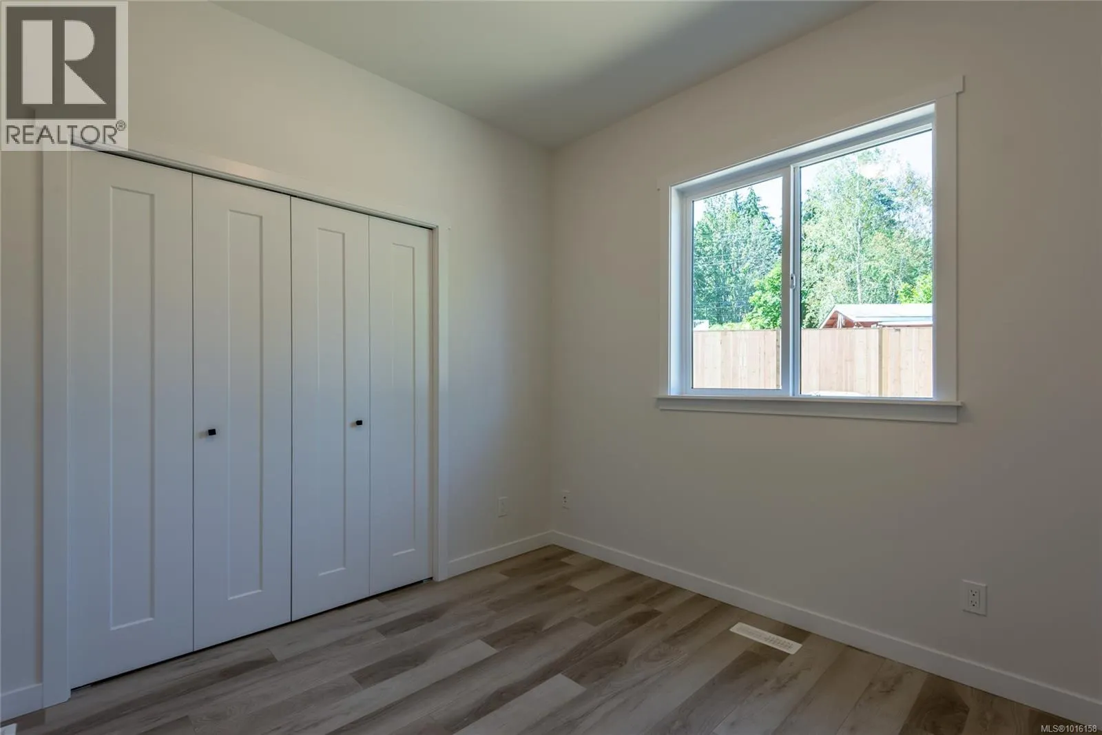 B 1025 9th Ave