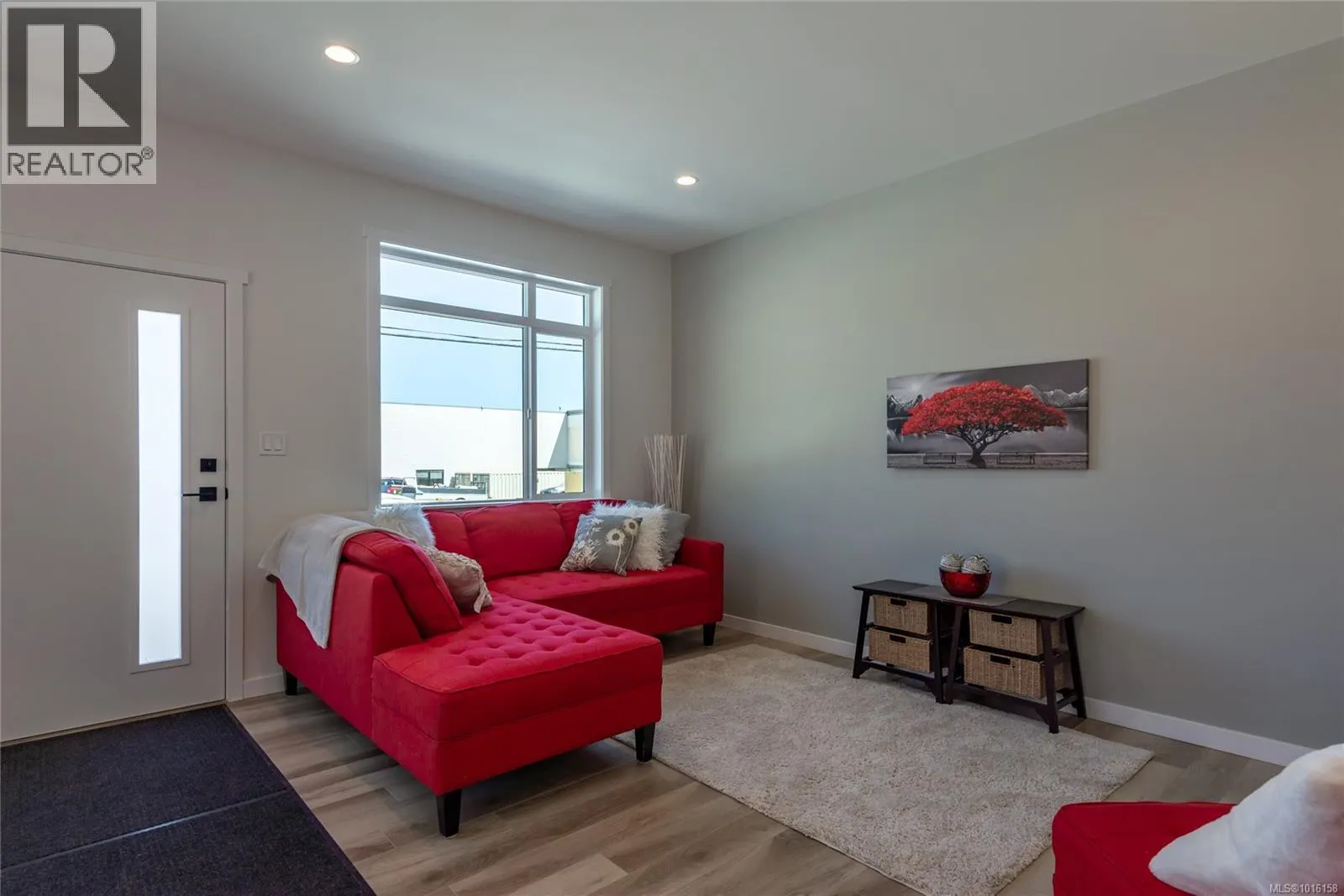 B 1025 9th Ave