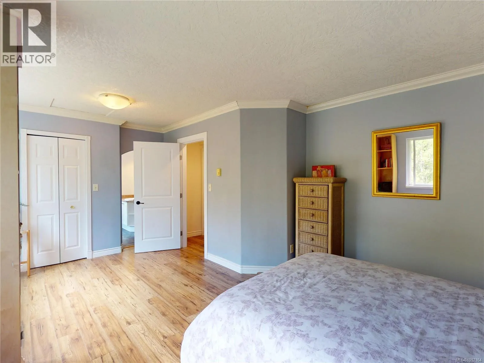 2126 Winfield Dr