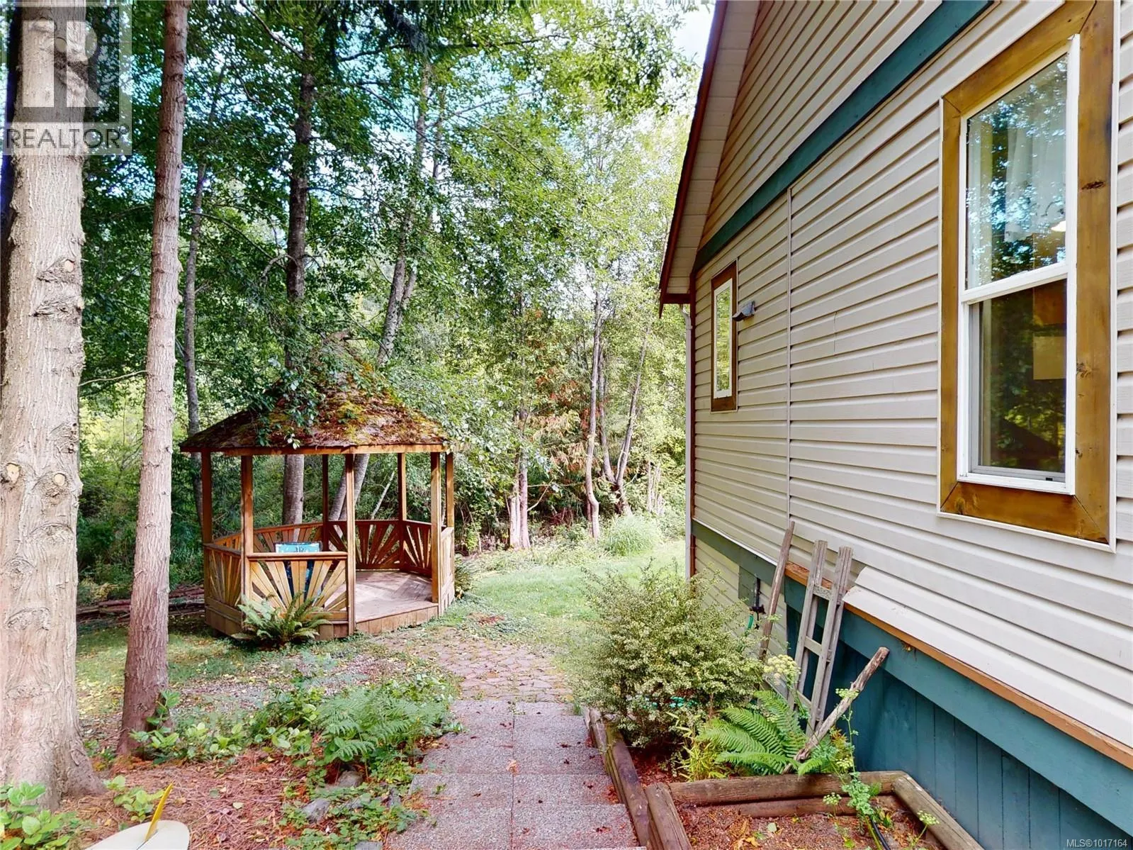 2126 Winfield Dr