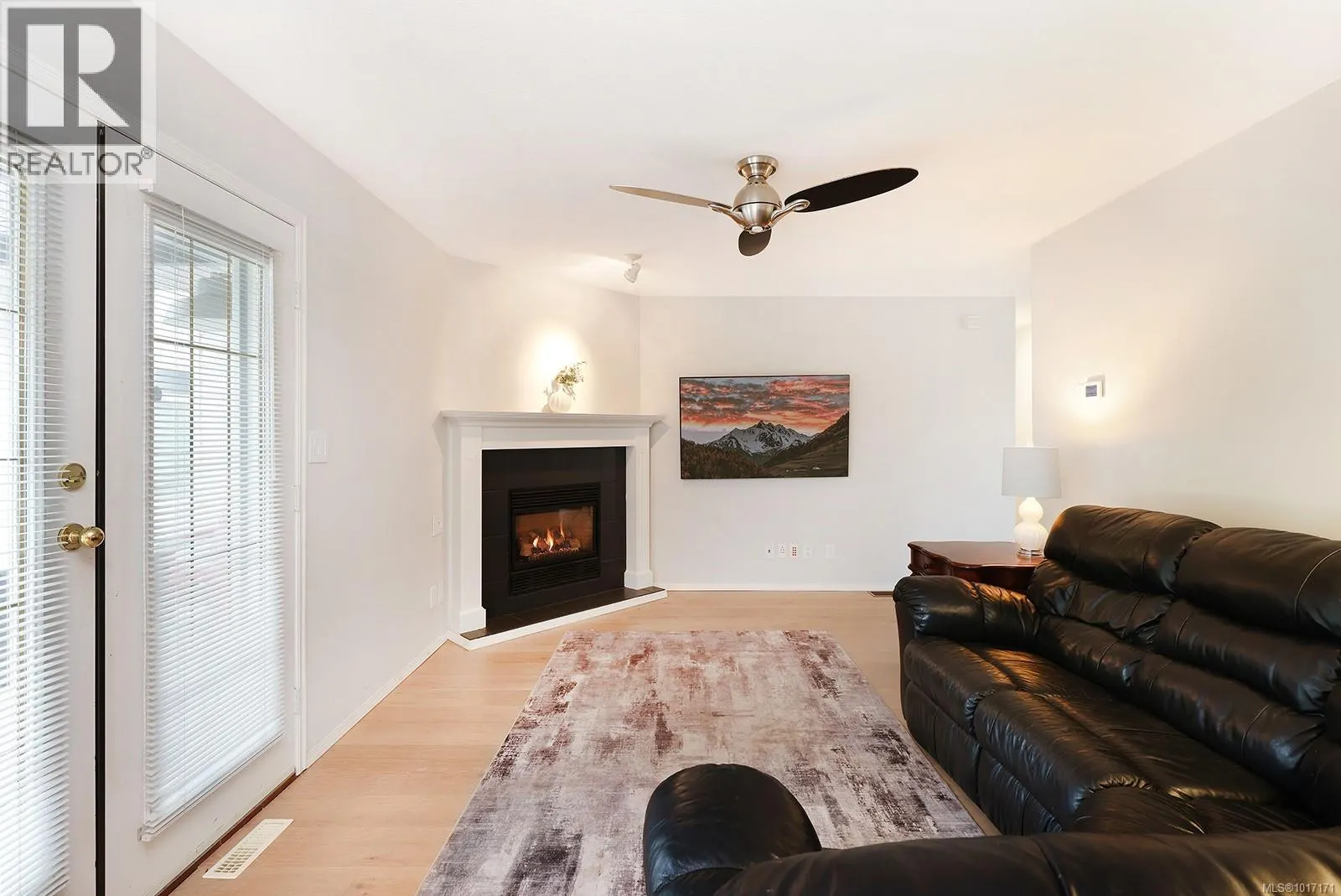 1327 Malahat Dr