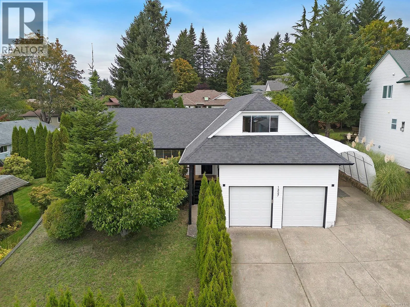 1327 Malahat Dr