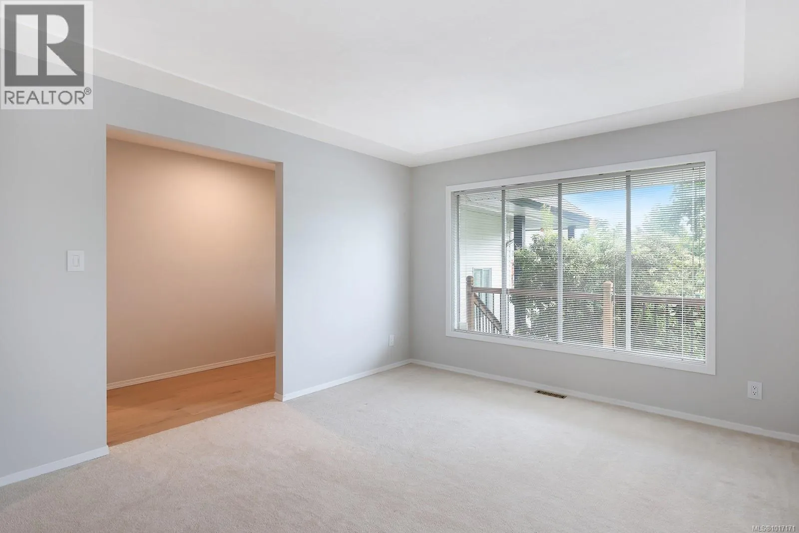 1327 Malahat Dr
