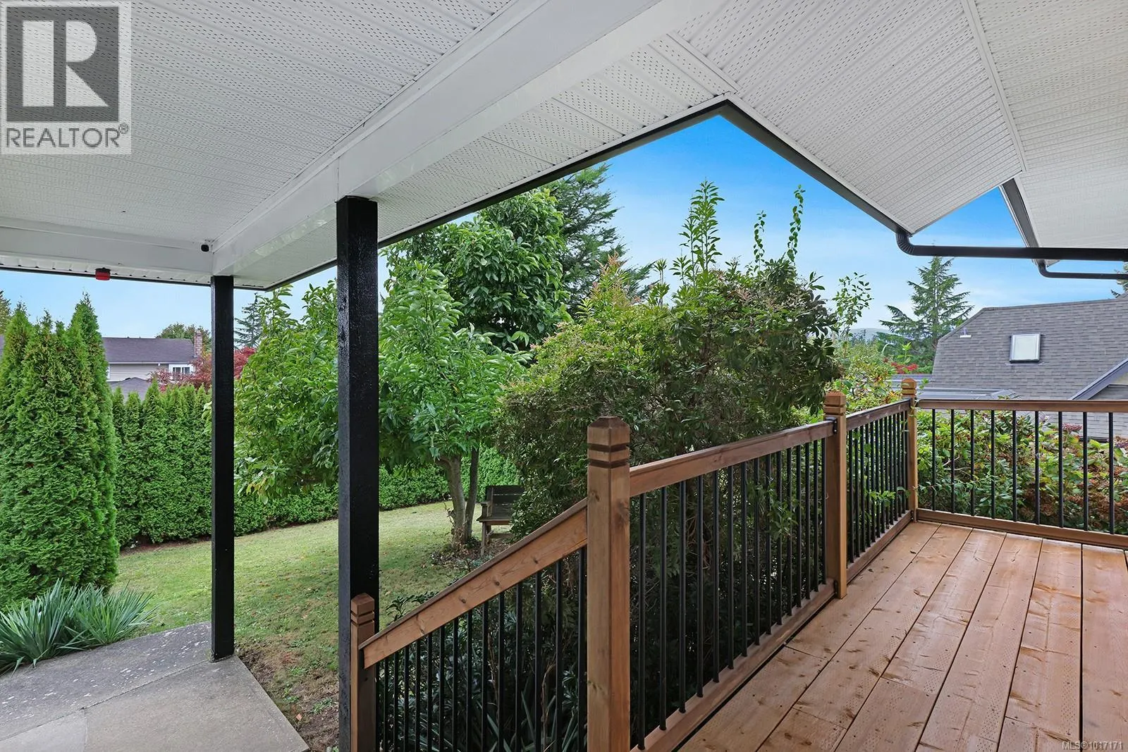 1327 Malahat Dr