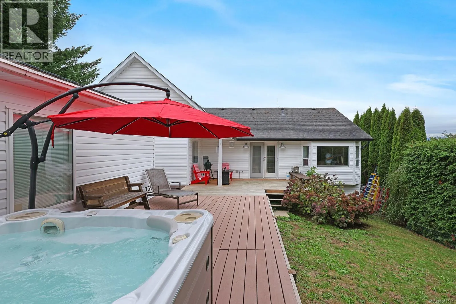 1327 Malahat Dr