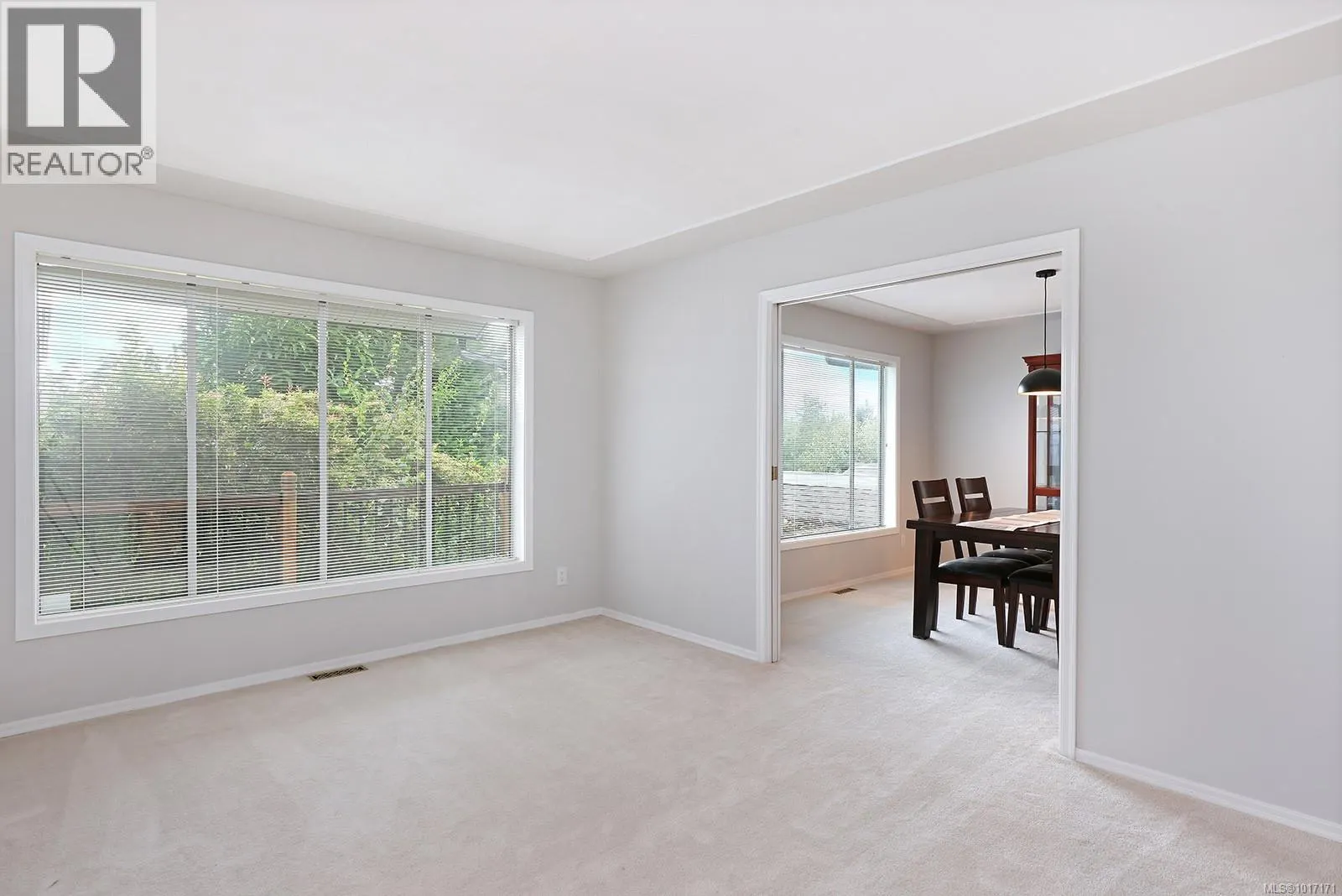 1327 Malahat Dr