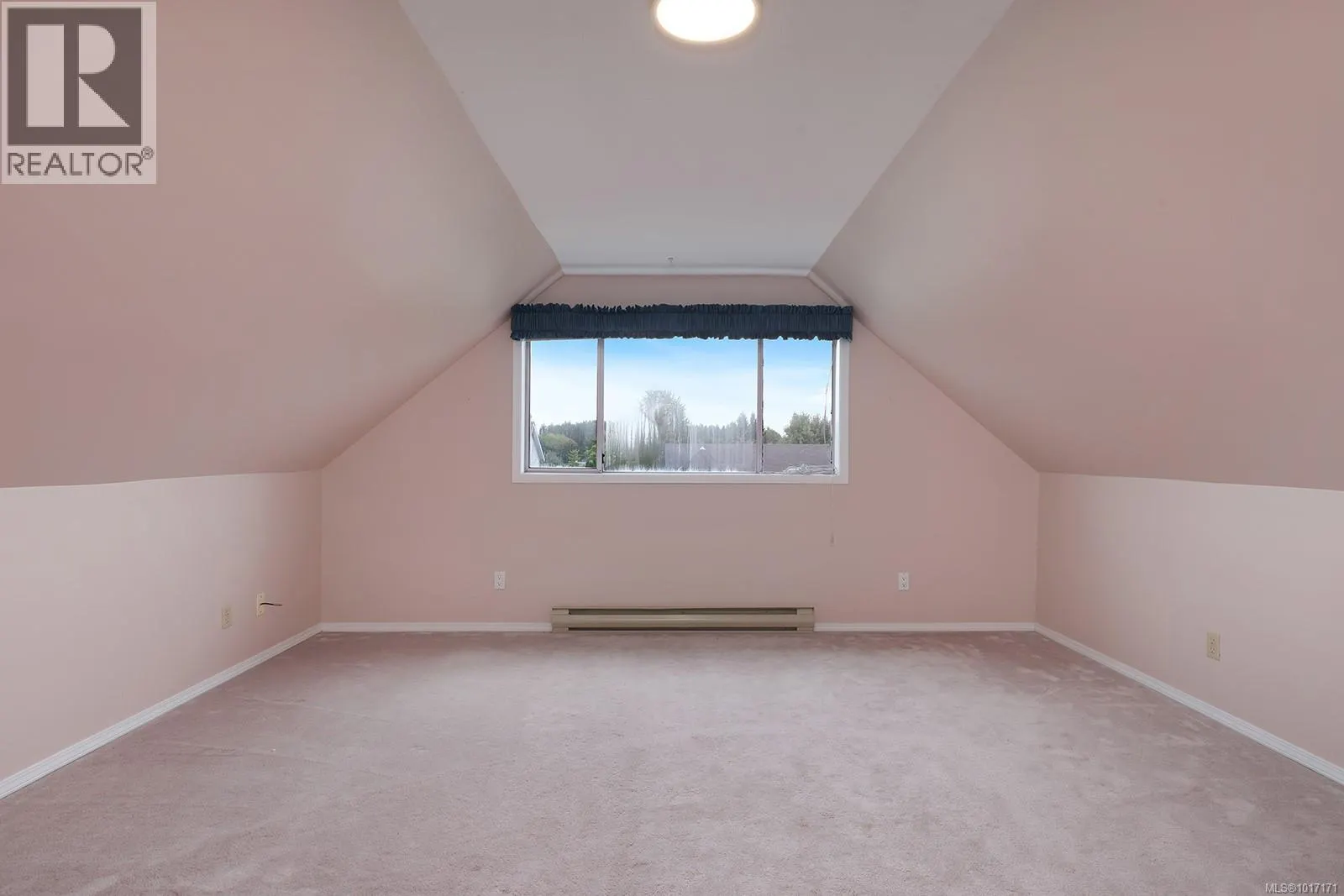 1327 Malahat Dr