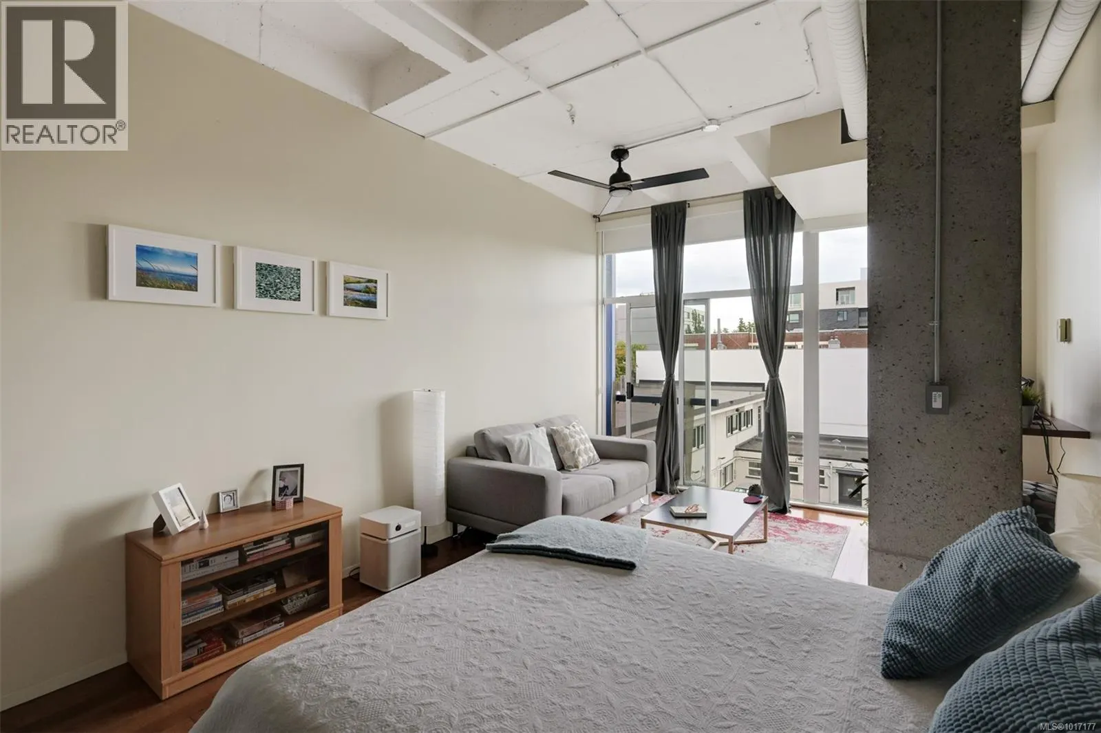 305 1061 Fort St