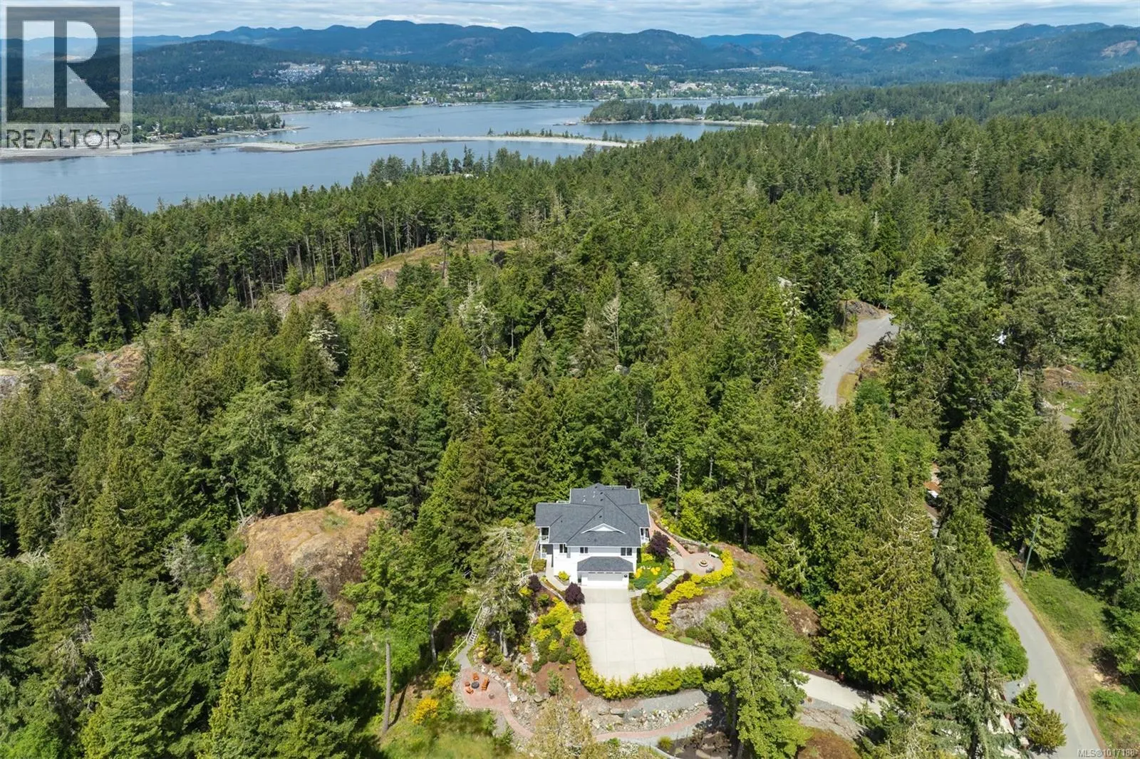 1210 Starlight Grove