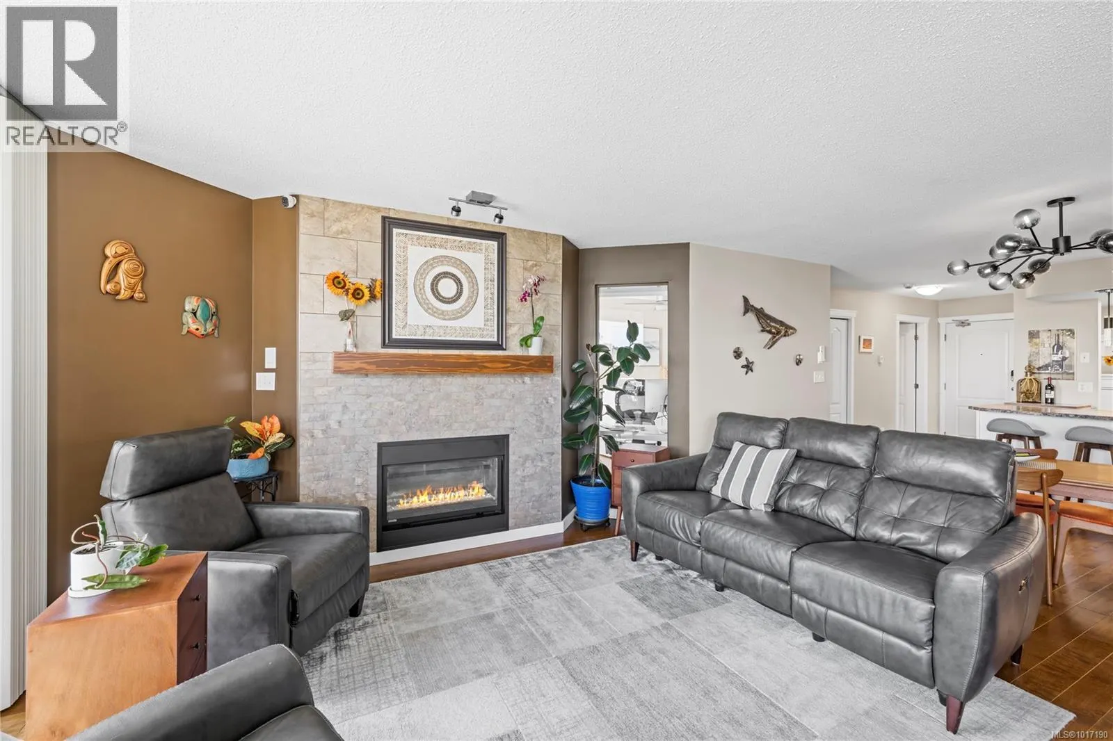 206 158 Promenade Dr