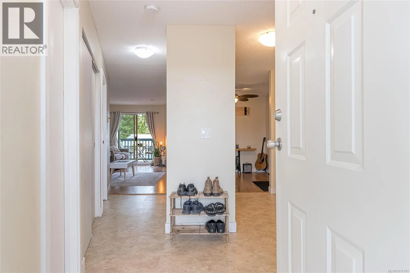 203 3087 Barons Rd