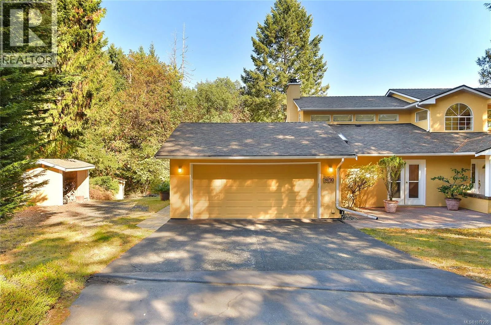1470 Honeysuckle Pl