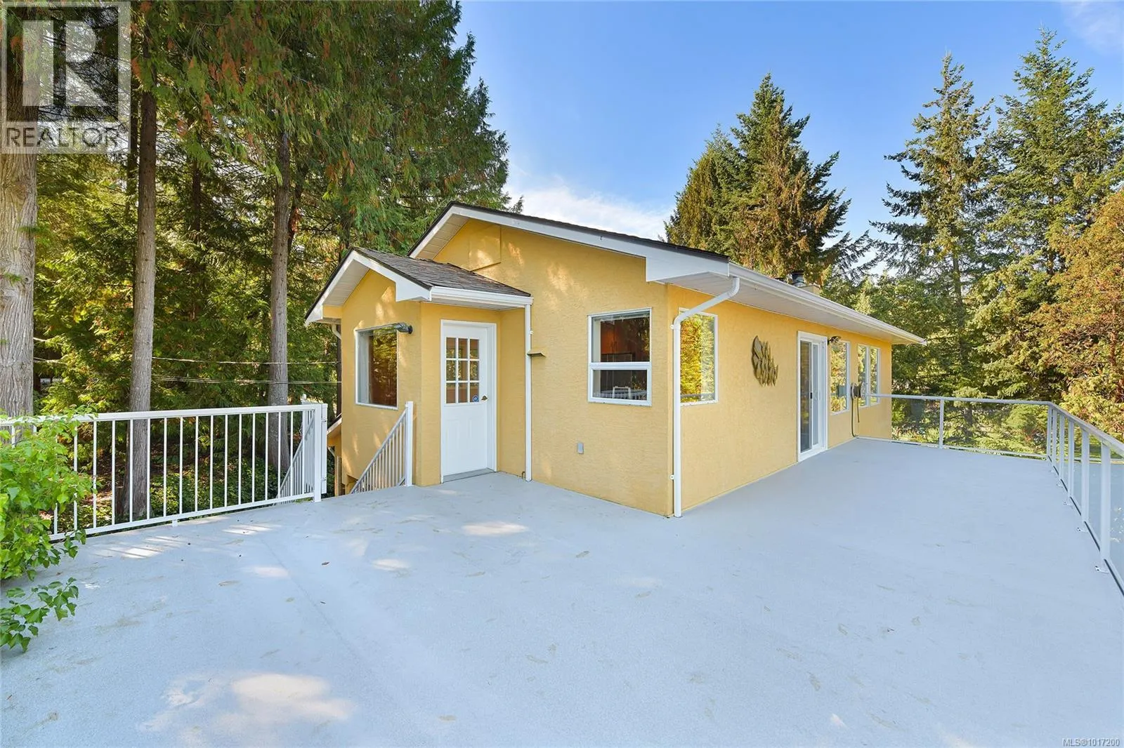 1470 Honeysuckle Pl