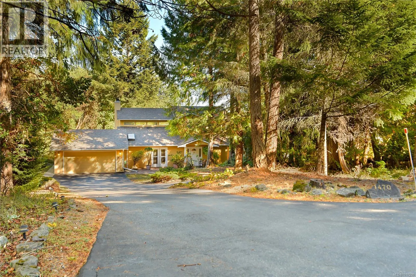 1470 Honeysuckle Pl