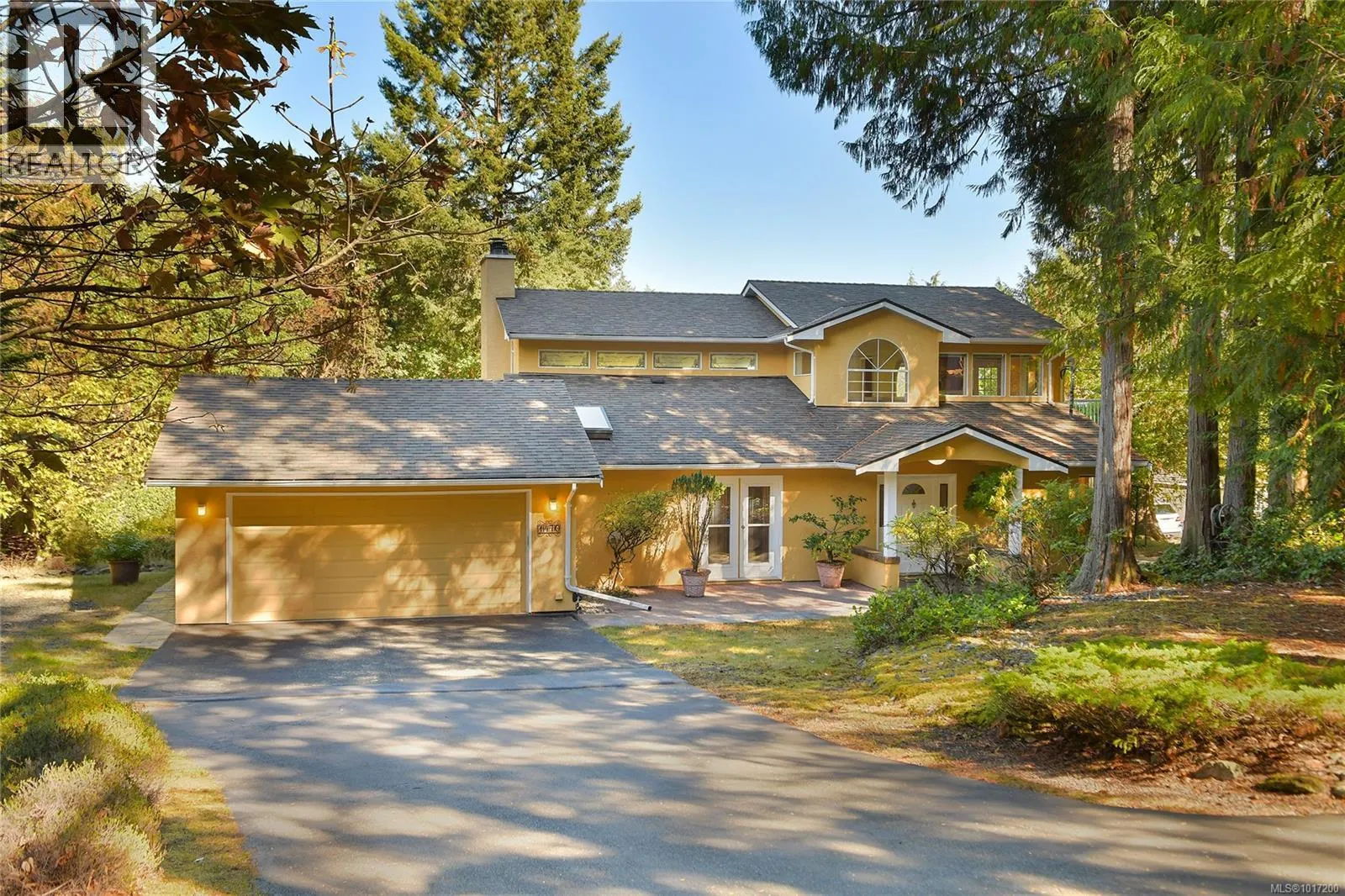 1470 Honeysuckle Pl