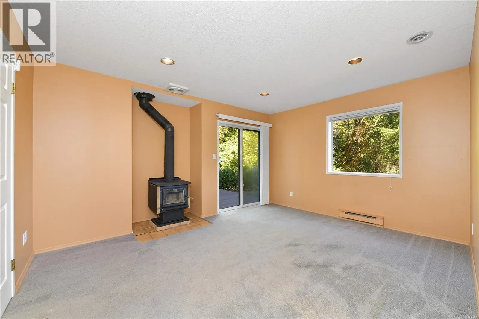 1470 Honeysuckle Pl