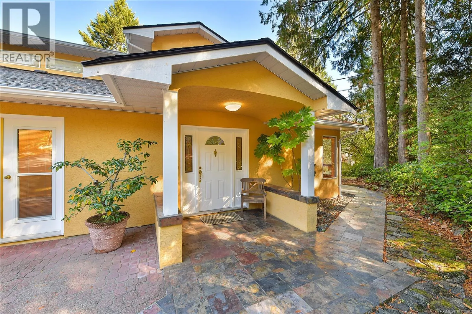 1470 Honeysuckle Pl