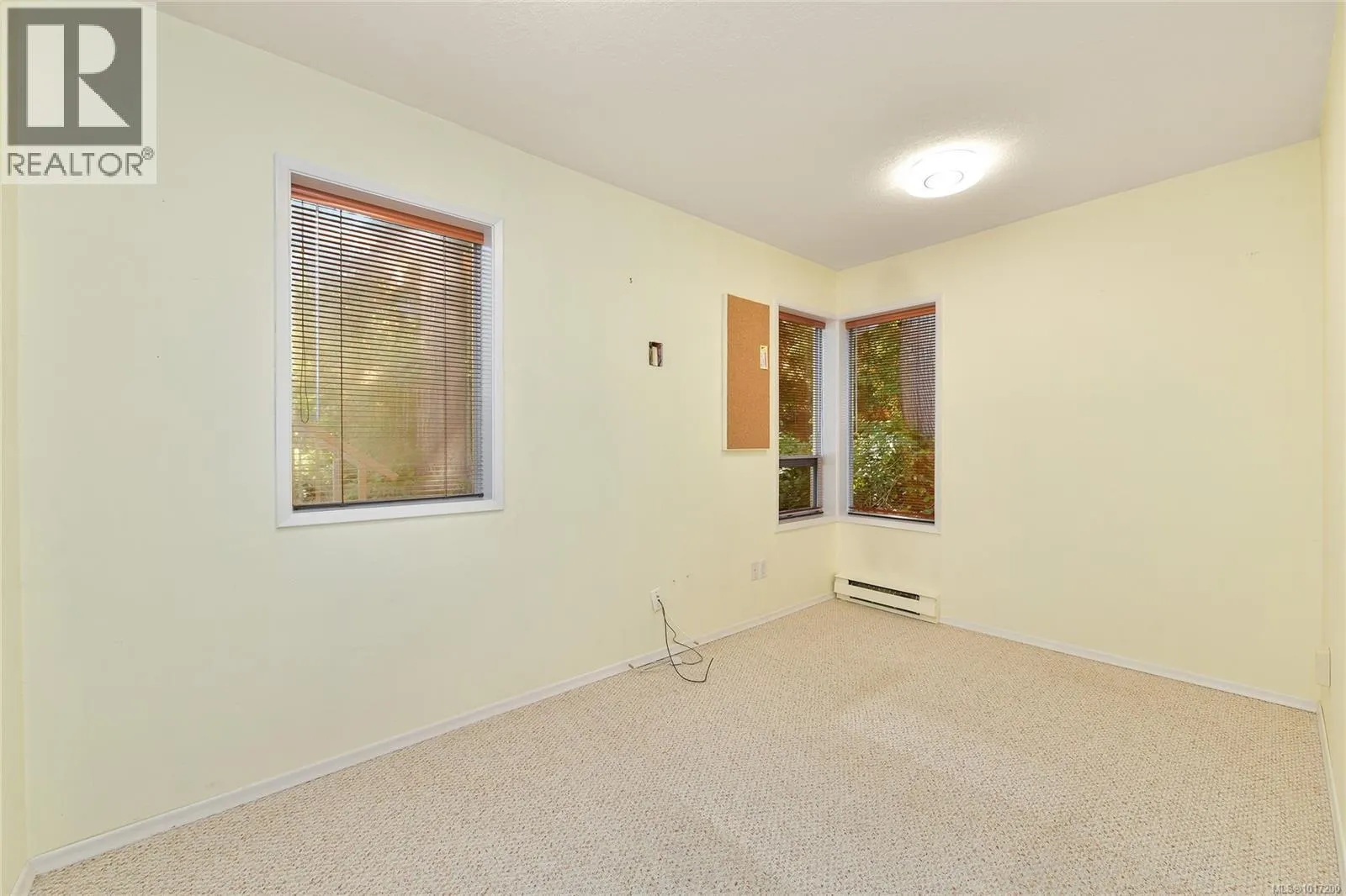 1470 Honeysuckle Pl