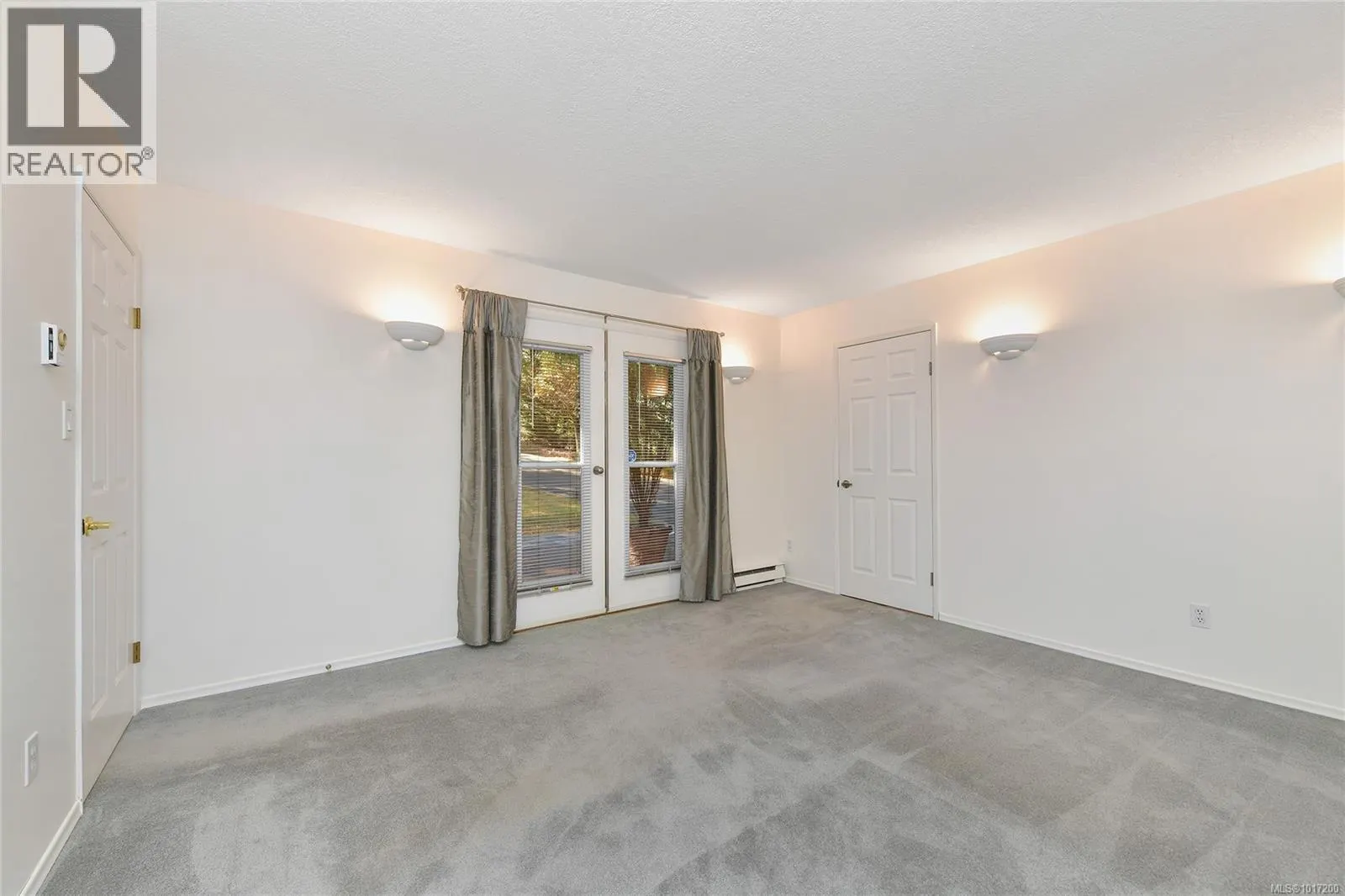 1470 Honeysuckle Pl
