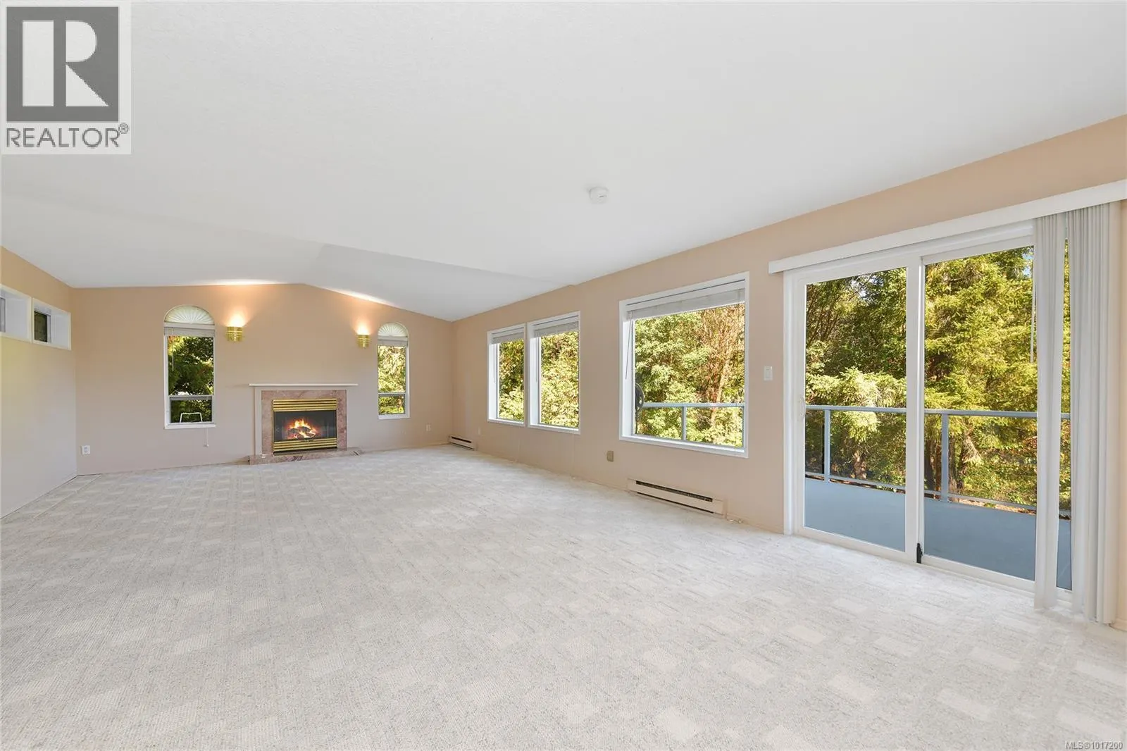 1470 Honeysuckle Pl