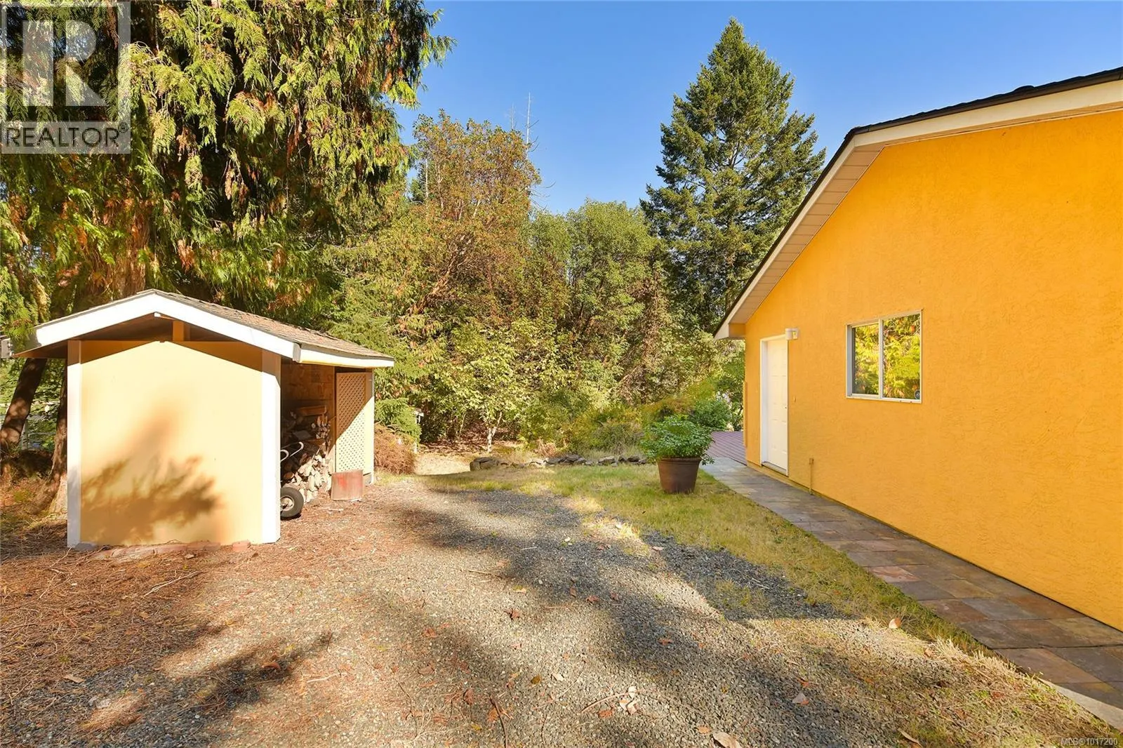 1470 Honeysuckle Pl