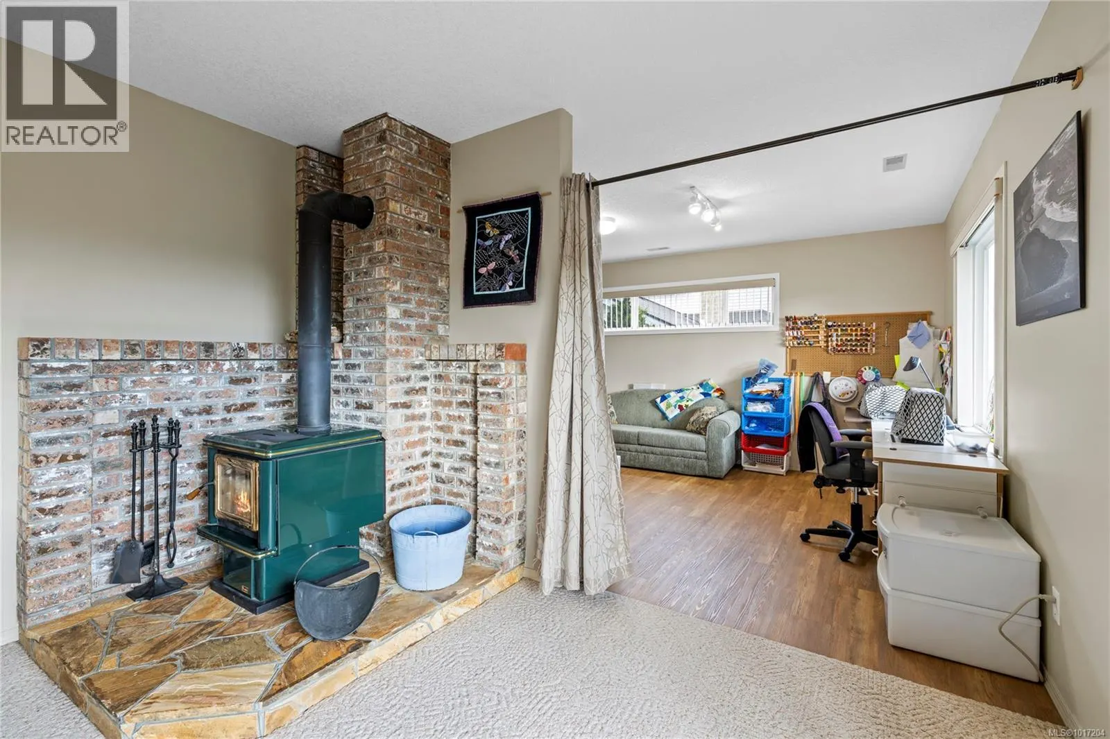 3656 Glen Oaks Cres