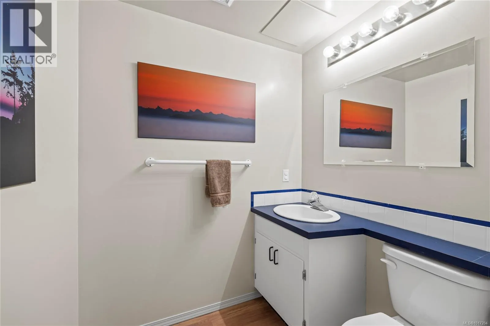 3656 Glen Oaks Cres
