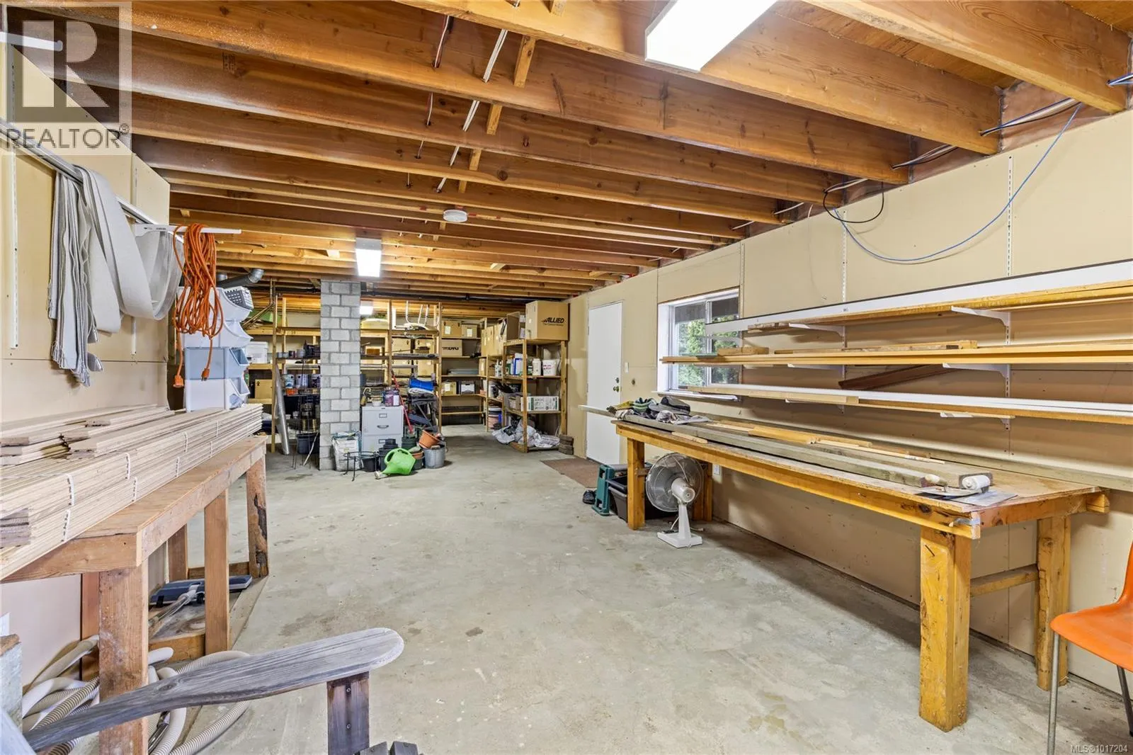3656 Glen Oaks Cres