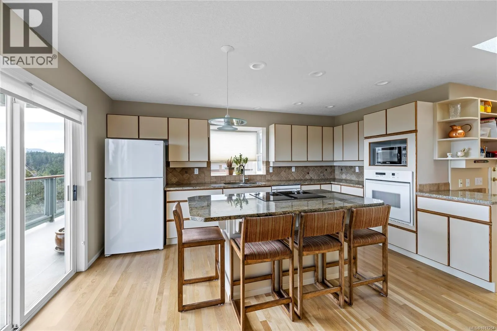 3656 Glen Oaks Cres