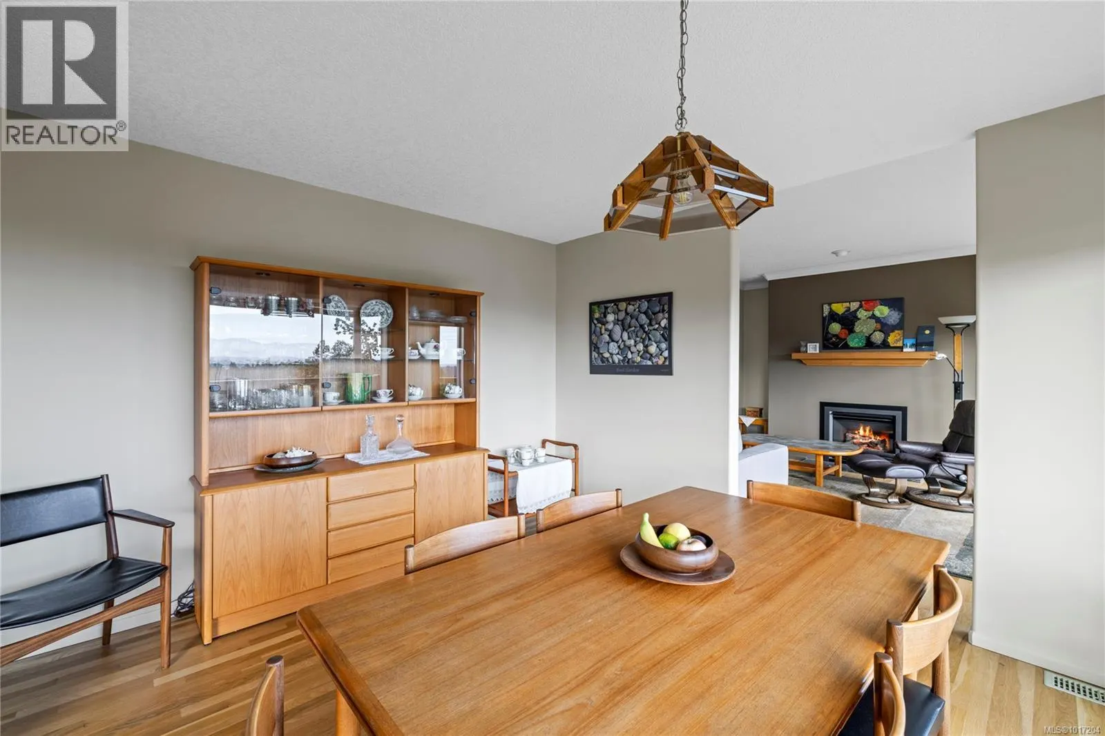 3656 Glen Oaks Cres