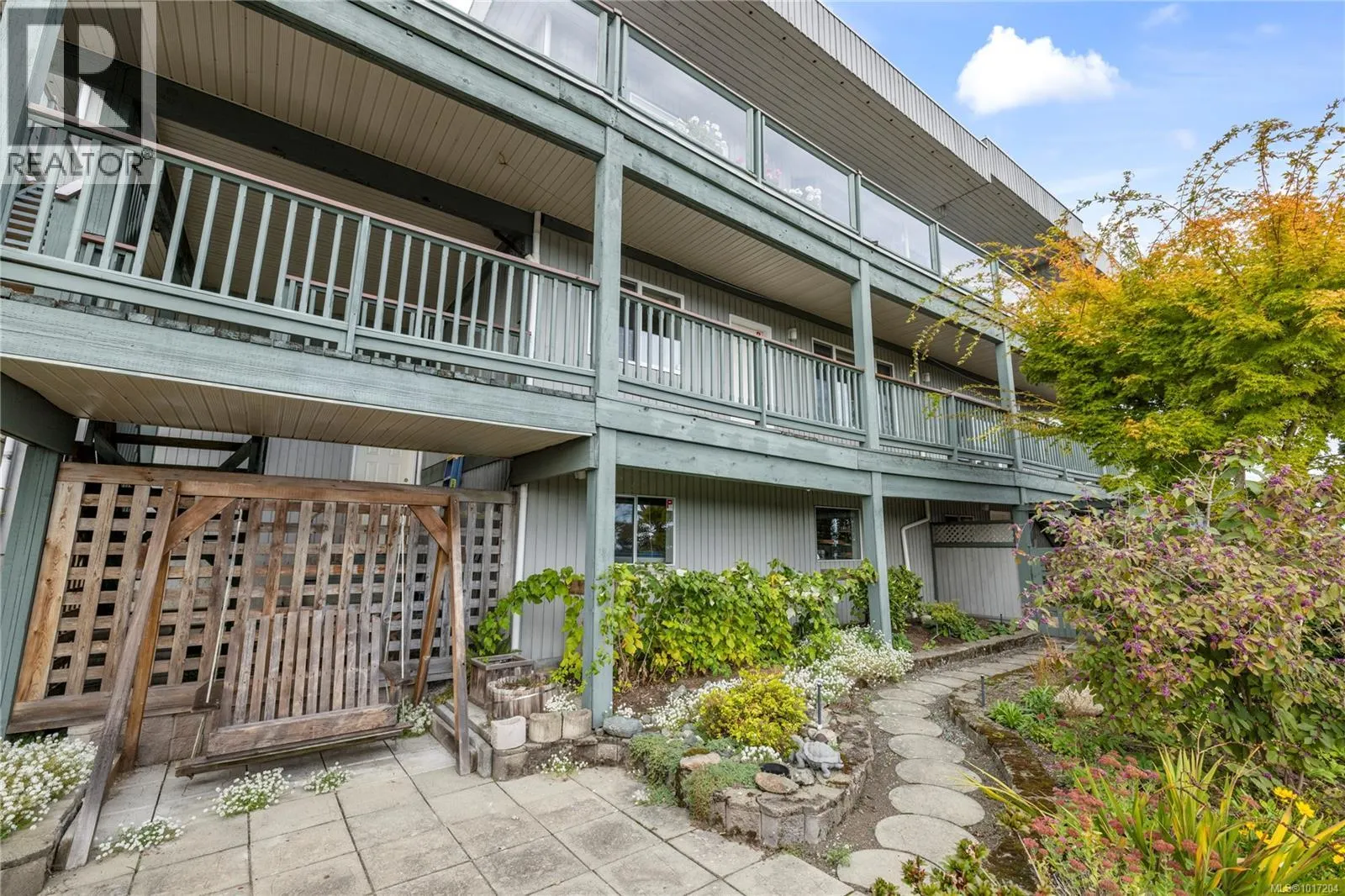 3656 Glen Oaks Cres