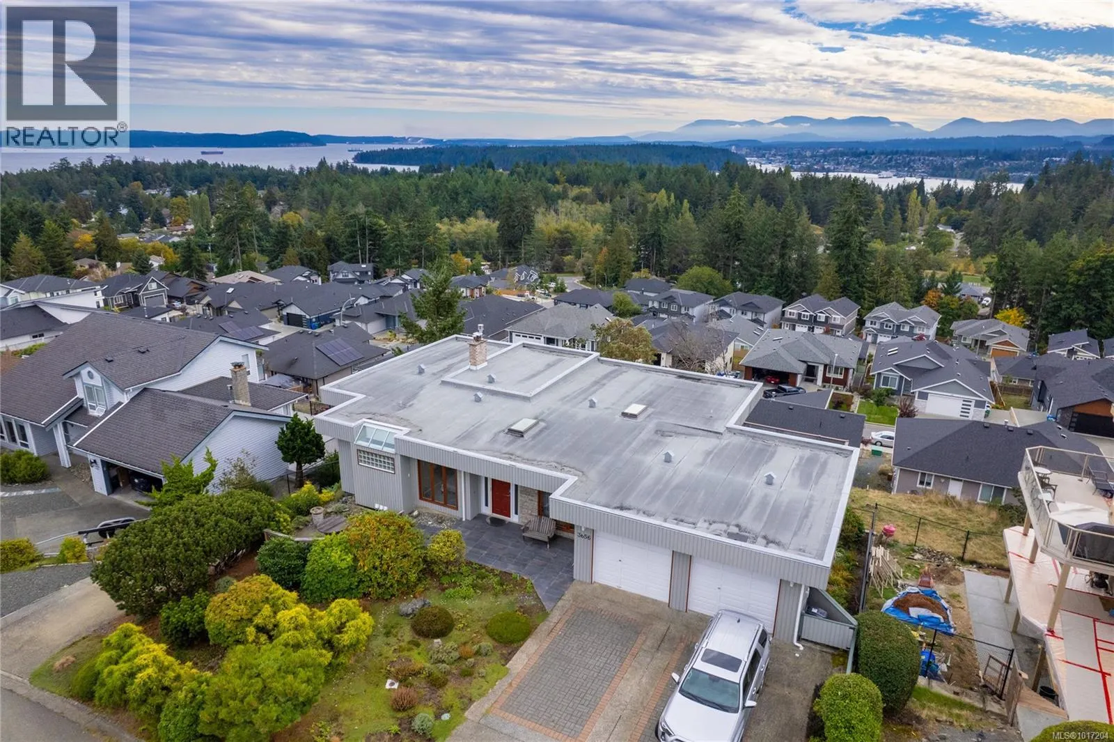 3656 Glen Oaks Cres
