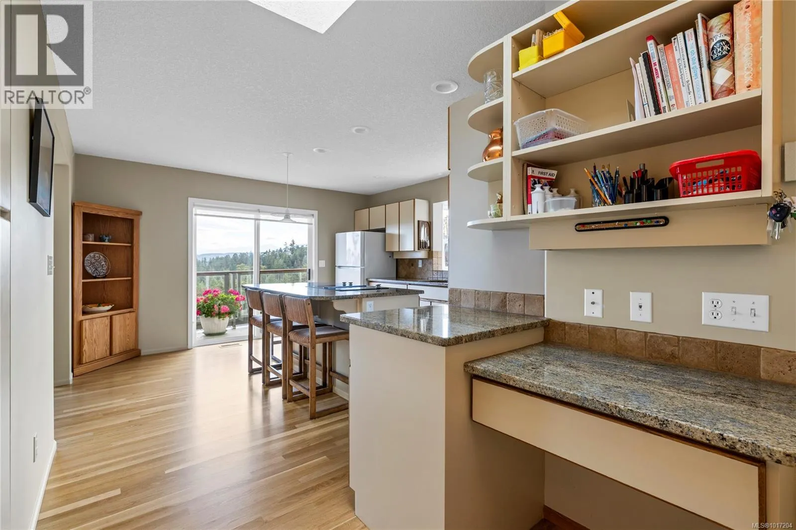 3656 Glen Oaks Cres