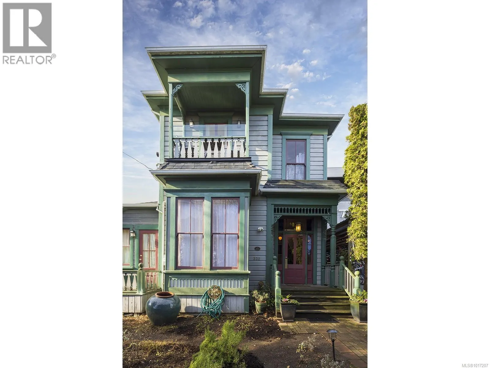 332 Catherine St