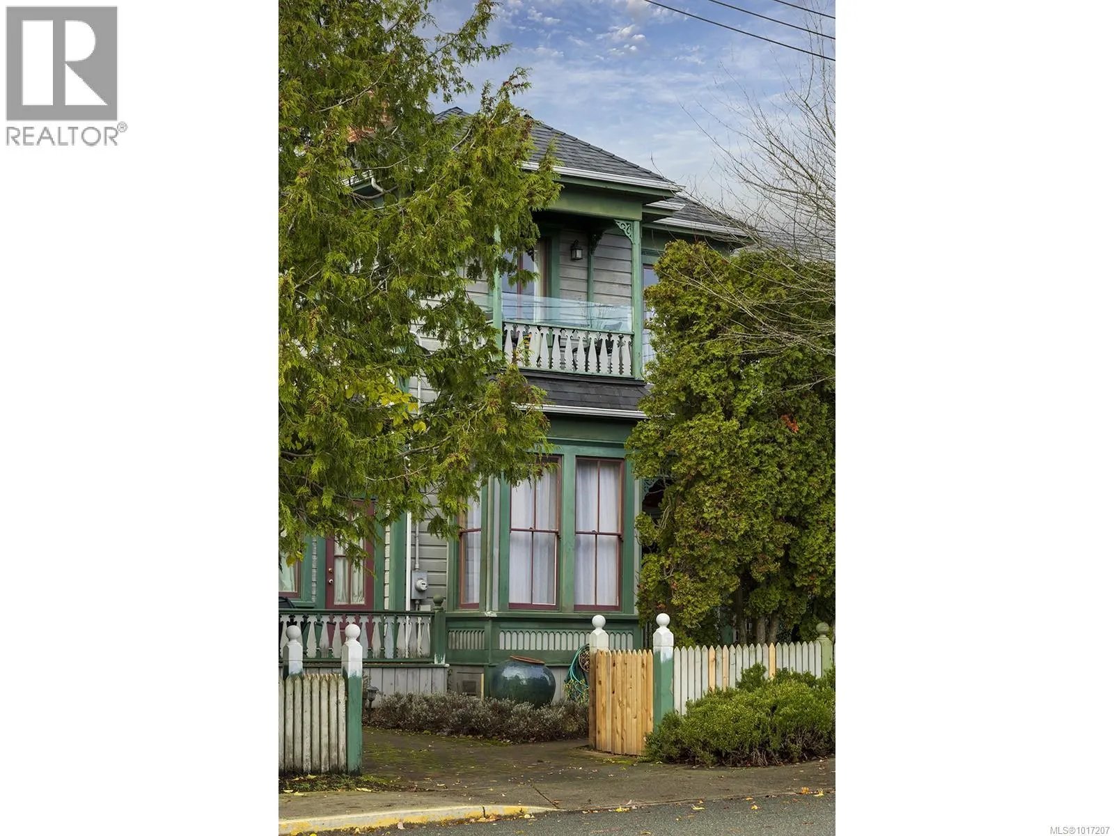 332 Catherine St