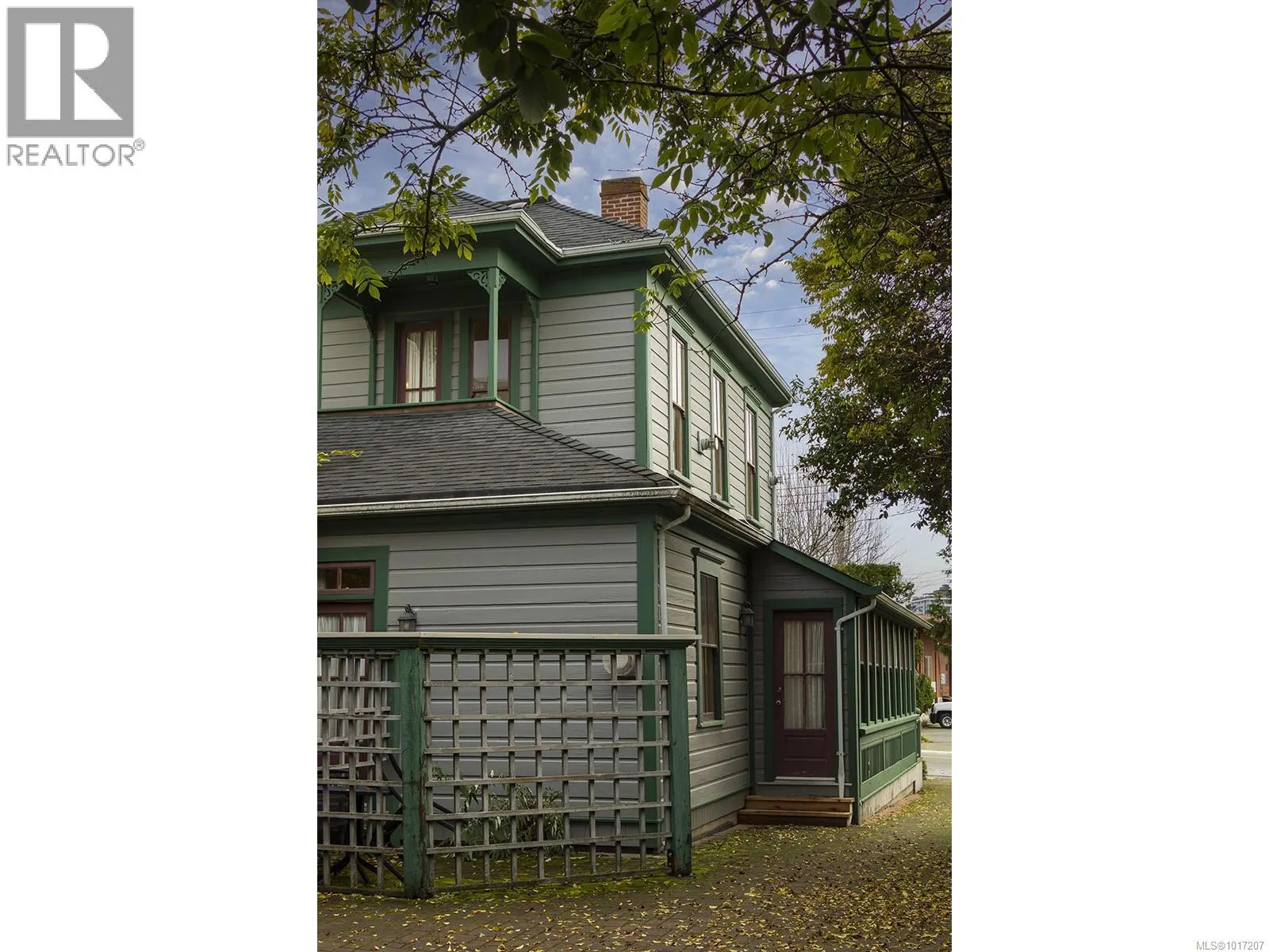 332 Catherine St