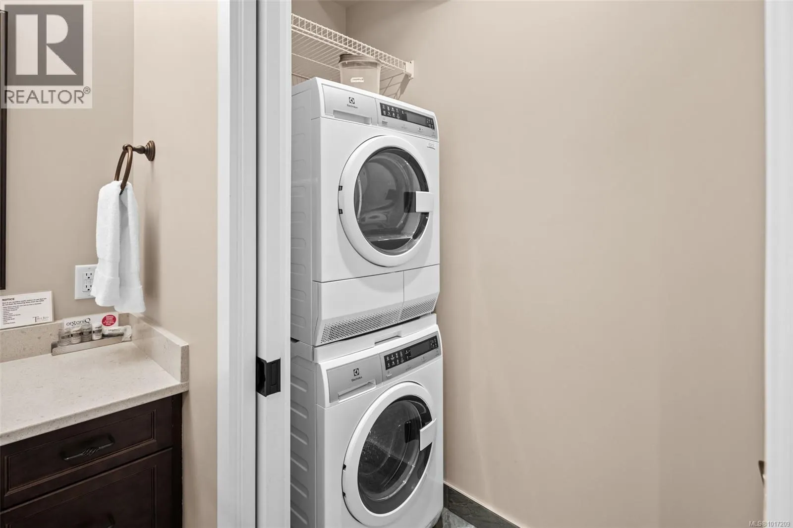 43A 1000 SookePoint Pl