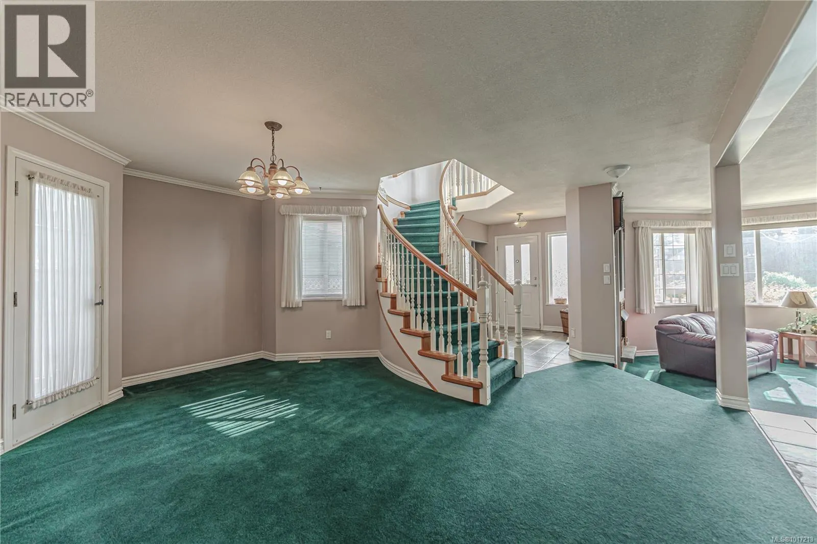 635 Park Ave