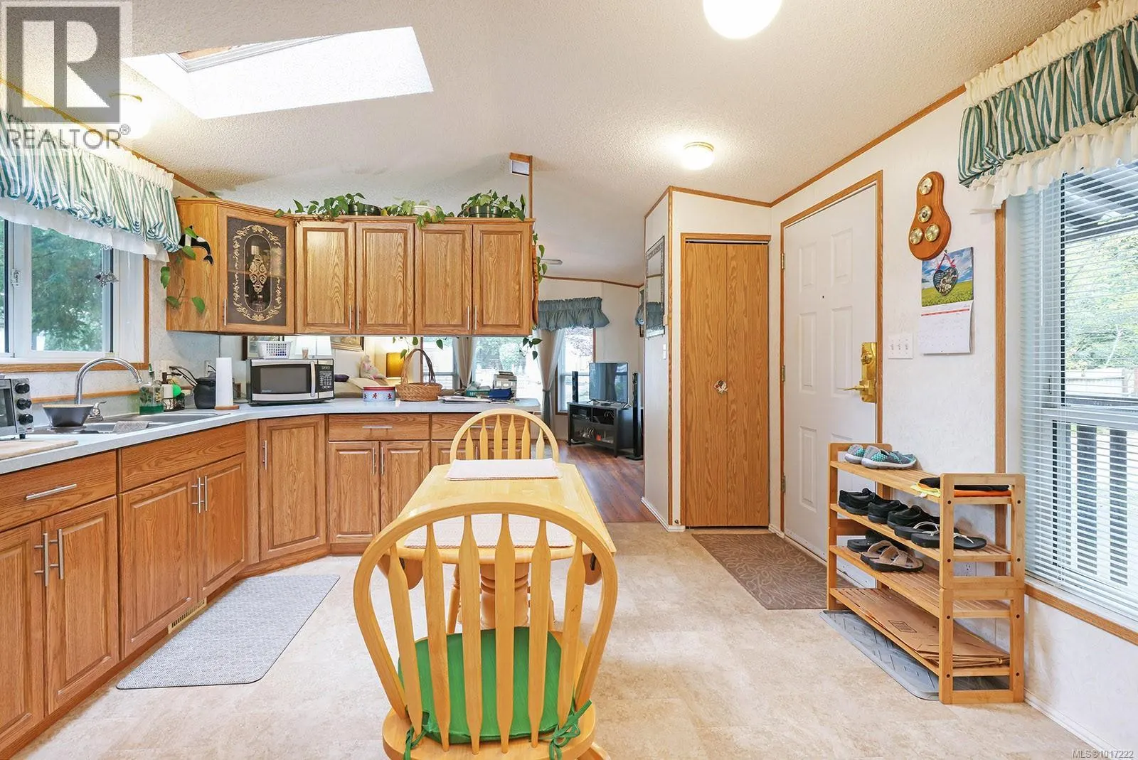 4 1640 Anderton Rd