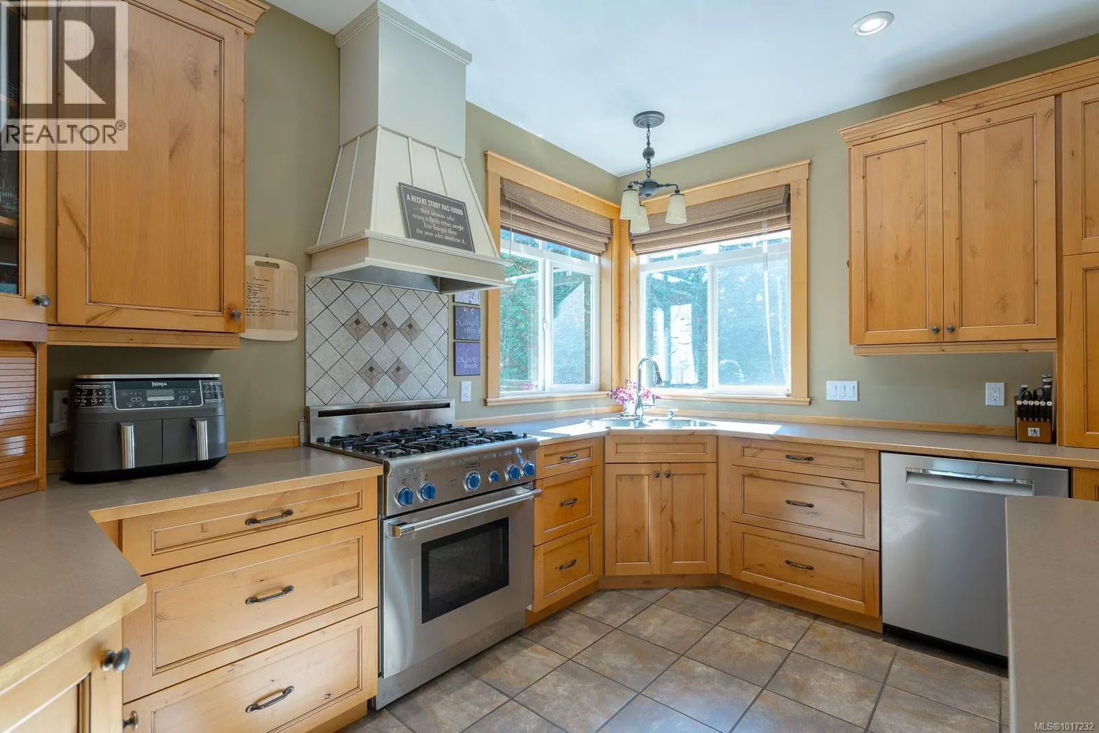 5320 Darnley Rd