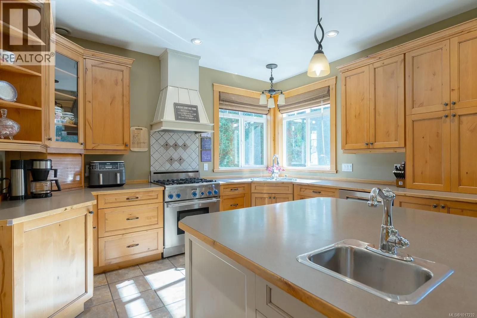 5320 Darnley Rd