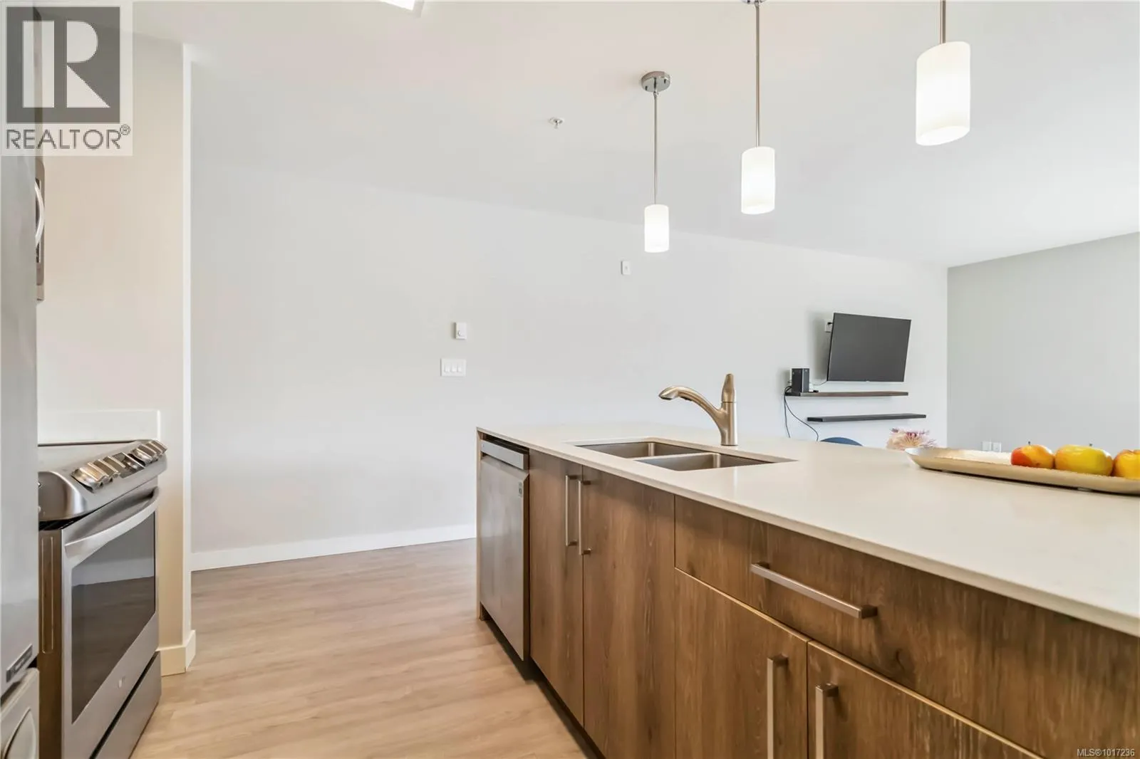 215 110 Presley Pl