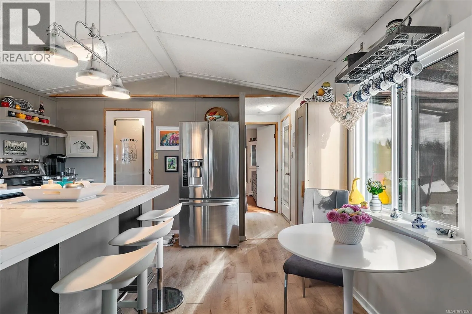72 10980 Westdowne Rd