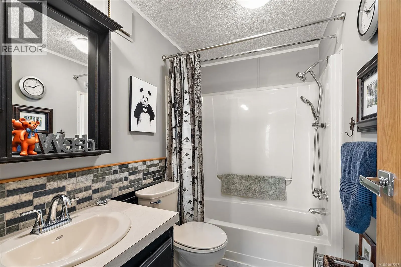 72 10980 Westdowne Rd