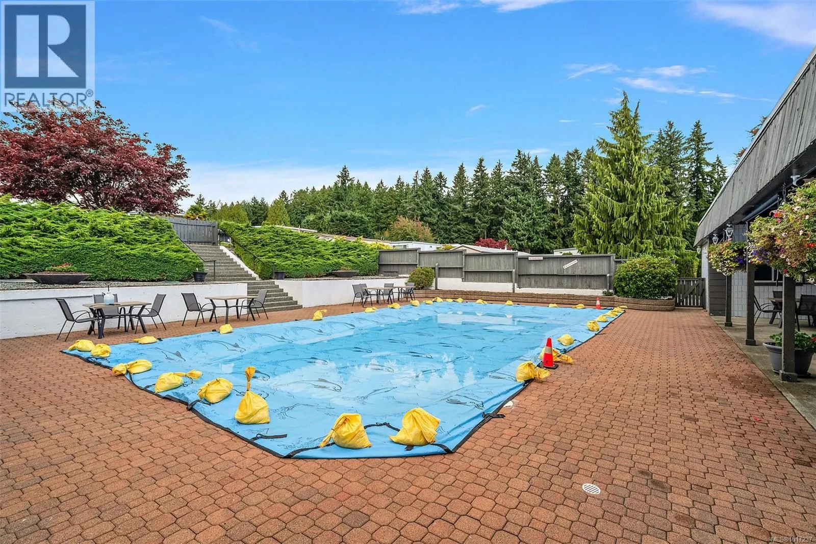 72 10980 Westdowne Rd