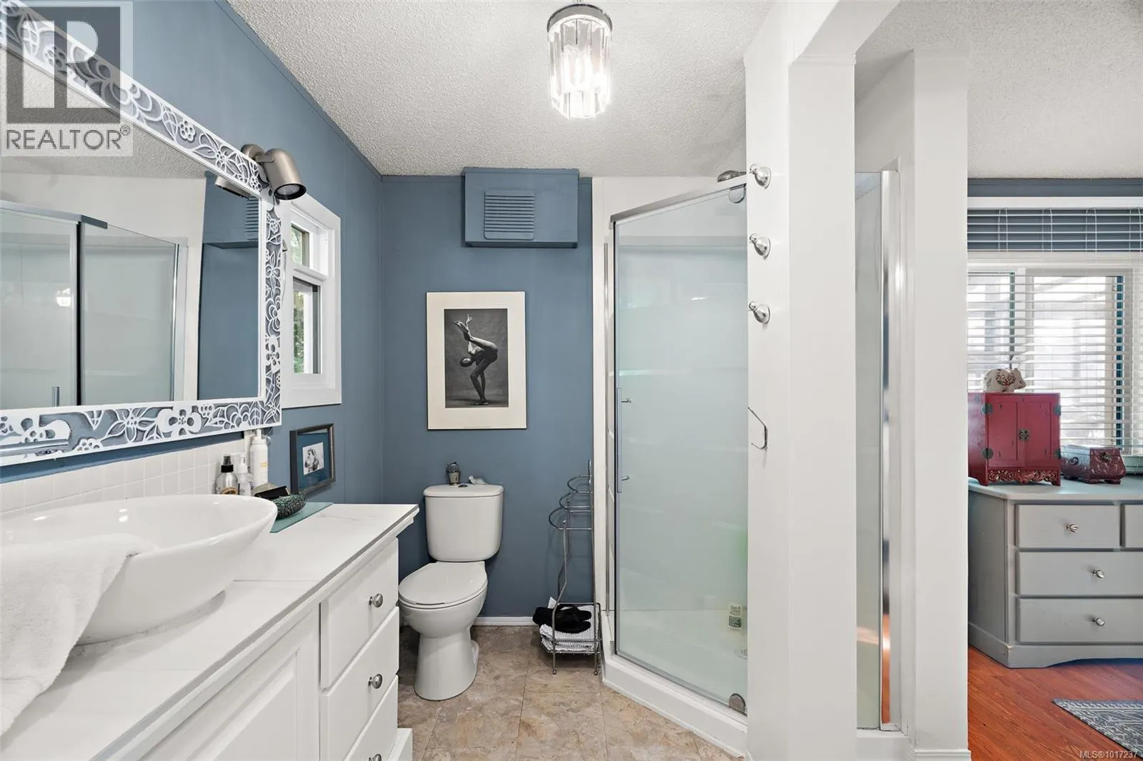 72 10980 Westdowne Rd