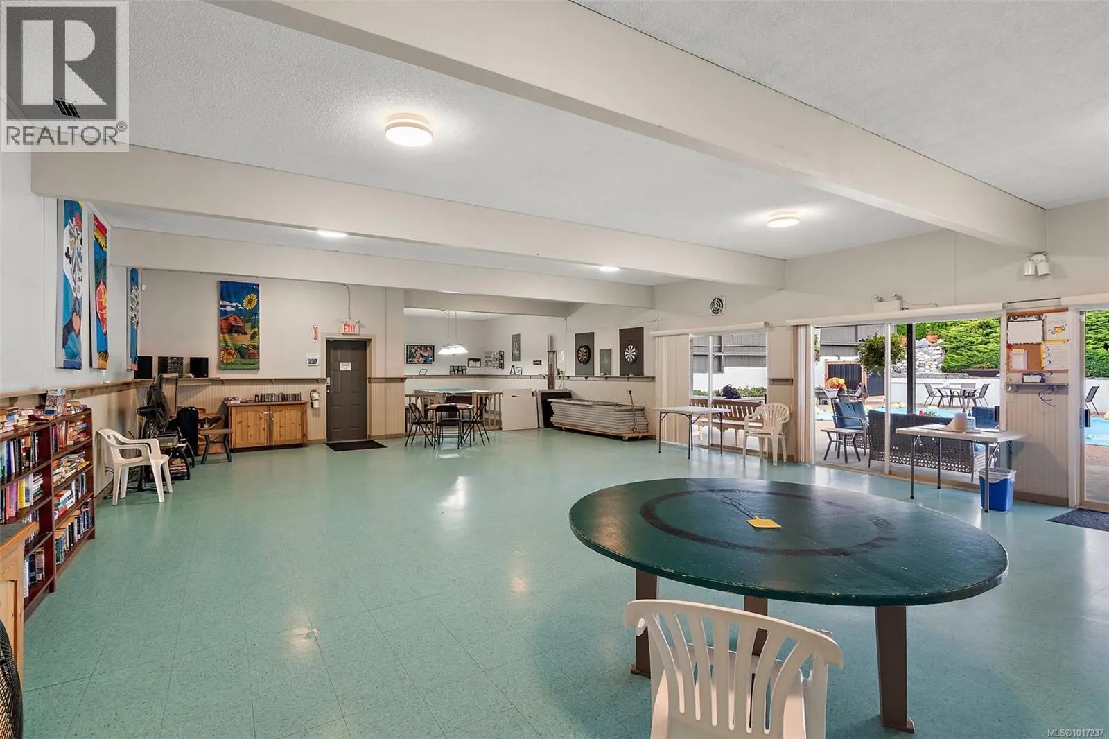 72 10980 Westdowne Rd