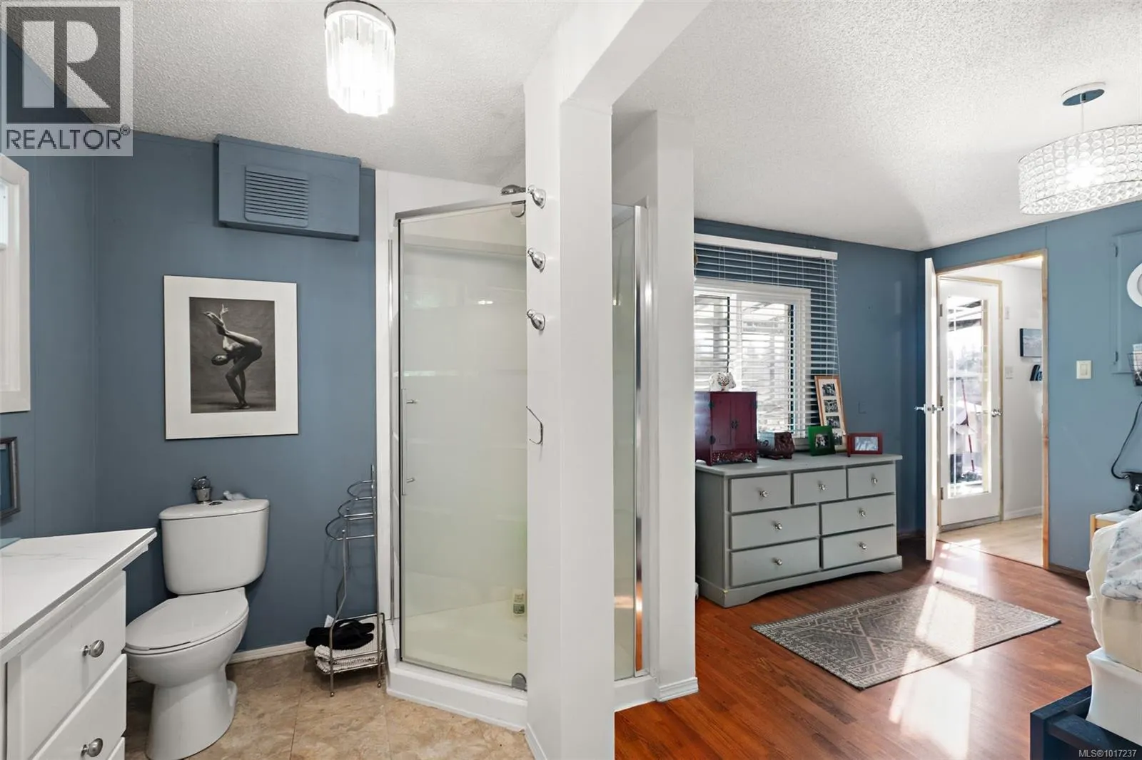 72 10980 Westdowne Rd
